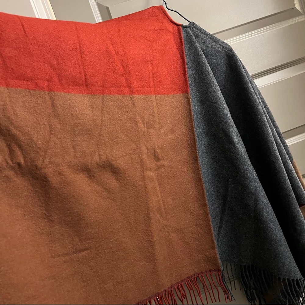 Uniqlo Stole Scarf - Picture 4 of 5